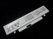 Singapore Replacement SAMSUNG AA-PL1VC6B Laptop Battery 1588-3366 rechargeable 4400mAh White